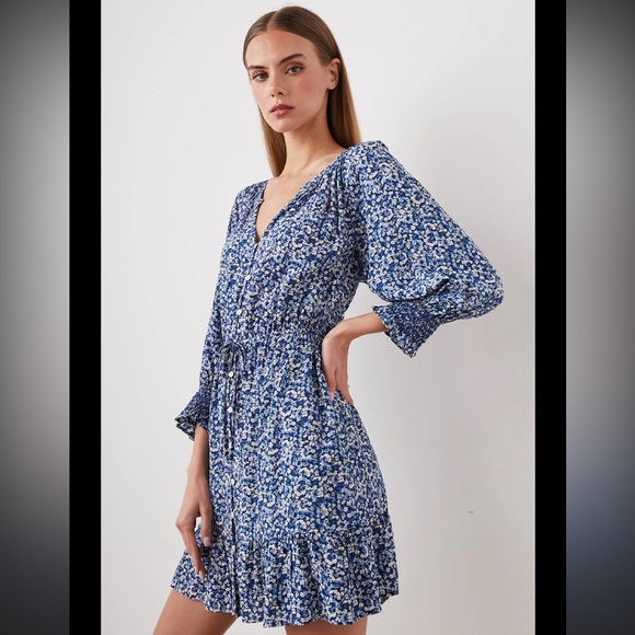 Arizona Jean Company Pants - Arizona Jean Co. blue/white floral long sleeve romper peasant sleeve size Medium